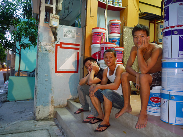 Thin, Duy and Bái.