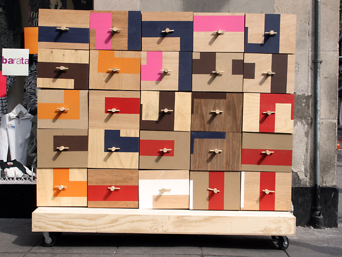 To move it easily we had to put all the pieces in place for the first time. We did it randomly. The Autotono was finally alive! To move it easily we had to put all the pieces in place for the first time. We did it randomly. The Autotono was finally alive!