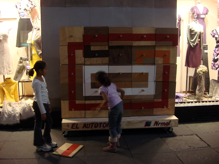 And some kids started playing very hard with the installation. They played more than an hour! Her mother was so happy and enjoying some peaceful time. And some kids started playing very hard with the installation. They played more than an hour! Her mother was so happy and enjoying some peaceful time.