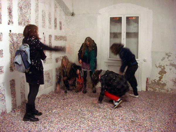 And the opening turned into a big party and confetti fight! And the opening turned into a big party and confetti fight!