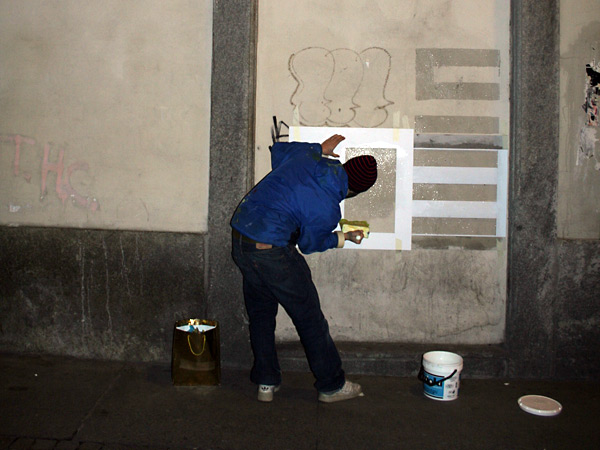 For a couple of nights I went to do graffitis with confetti and glue in Porta Palazzo neighbourhood.