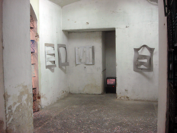 In two of the rooms in the basement of the gallery I shown a video of the street actions, the pictures of the pieces and the 5 cardboard stencils I used.