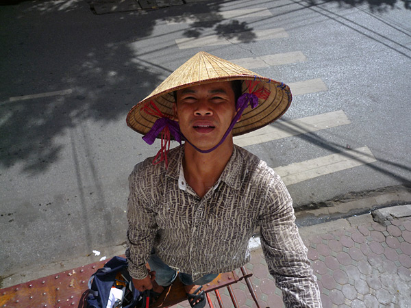 Duy hiding from sun! Duy hiding from sun!