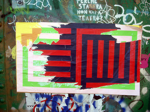 I made a control tour (“il giro”) of the 16 posters every 2 hours and when I decided that the result of one of them was interesting, I removed it and brought it back to the gallery. I made a control tour (“il giro”) of the 16 posters every 2 hours and when I decided that the result of one of them was interesting, I removed it and brought it back to the gallery.