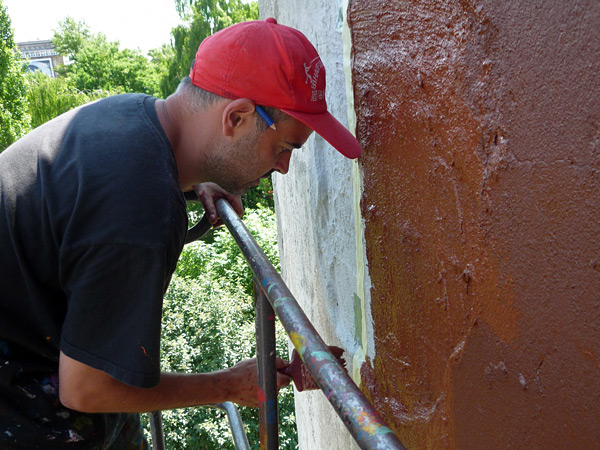 Painting the last part of the East facade