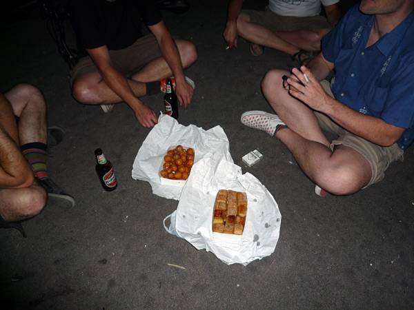 ... and in the evening he brought us some cakes! ... and in the evening he brought us some cakes!
